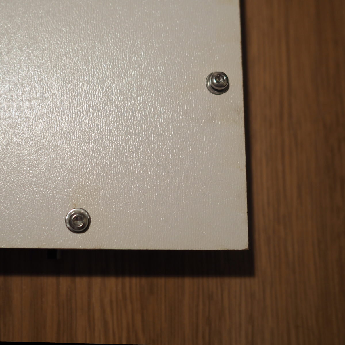 Base plate fixture points.